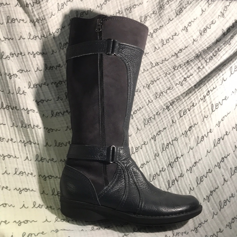 Womens Clarks Leather (see photo) Zipper blk boots